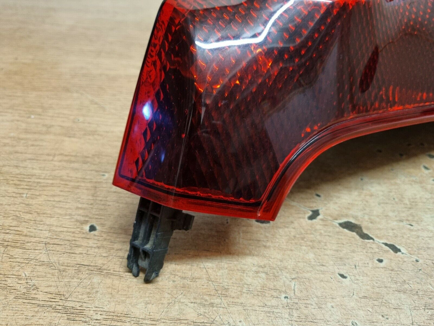 NISSAN NOTE E11 MK1 FACELIFT PASSENGERS REAR DARK OUTER TAIL LIGHT 2009-2012