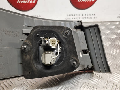 TOYOTA AVENSIS SALOON 2009-2012 T27 PREFACELIFT DRIVERS  SIDE REAR OUTER LIGHT