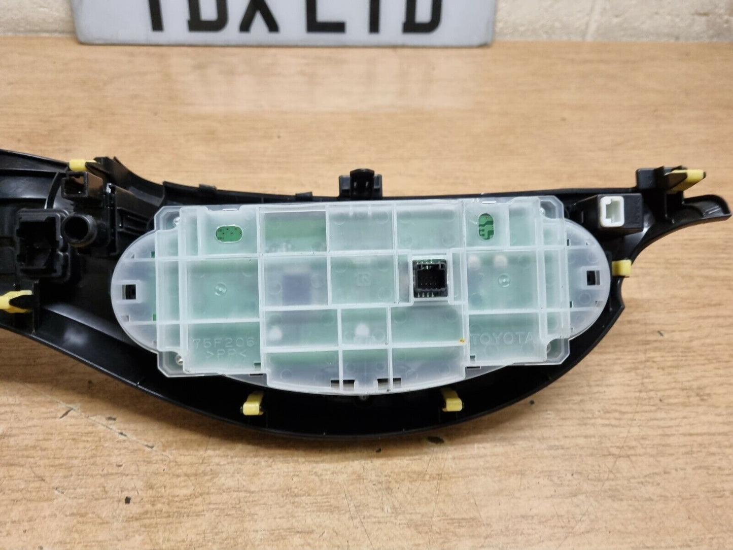 Toyota Yaris MK3 Genuine Heater Air Con Climate Controls 2012-2017 55900-0D320