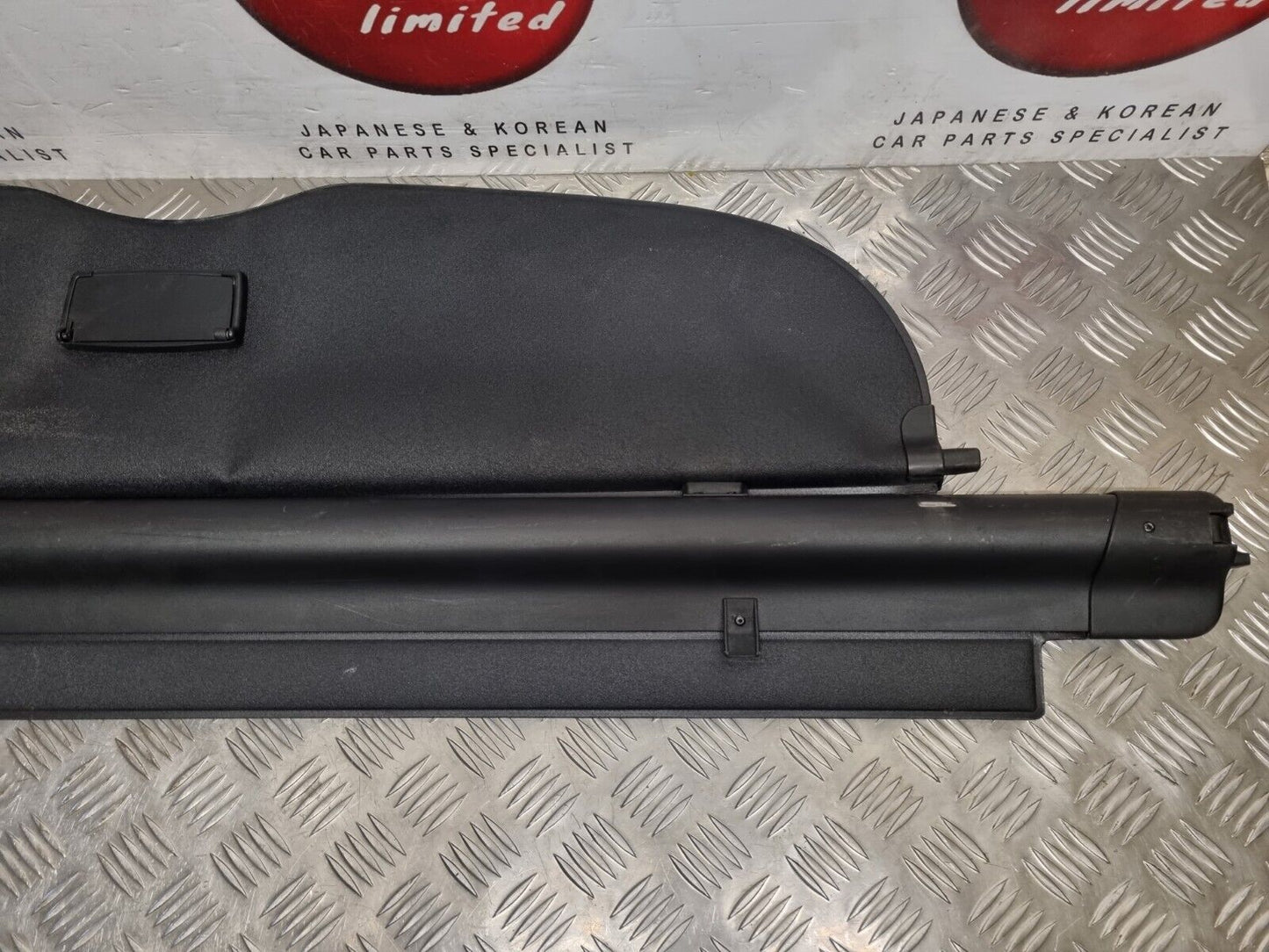 TOYOTA AVENSIS ESTATE T27 2009-2015 GENUINE RETRACTABLE PARCEL SHELF LOAD COVER