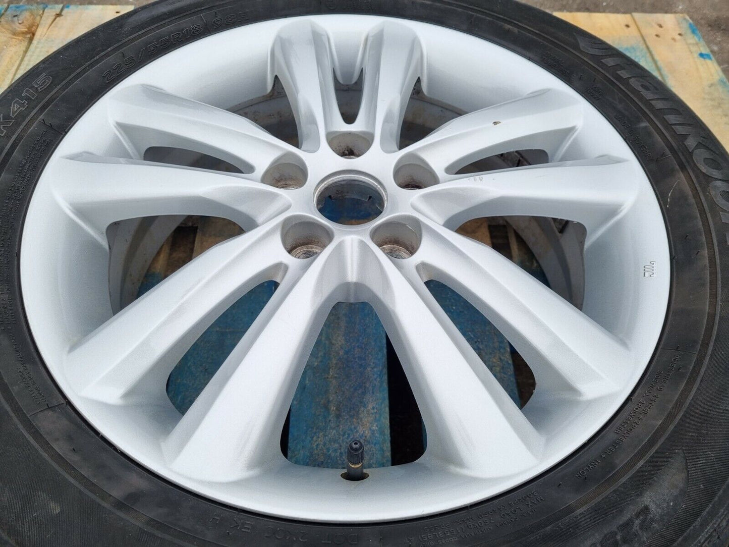 Hyundai IX35 18" Inch 10 Spoke Genuine Alloy Wheel 2010-2015 225/55R18 6.5Jx18