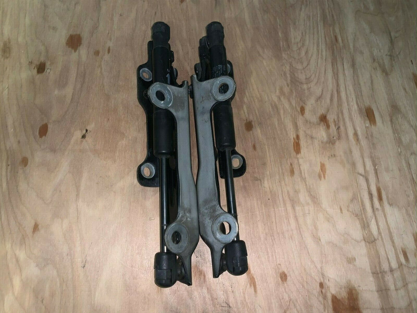 Toyota GT86 Black Rear Boot Hinges + Struts 2012 2013 2014 2015 2016 2017 2018