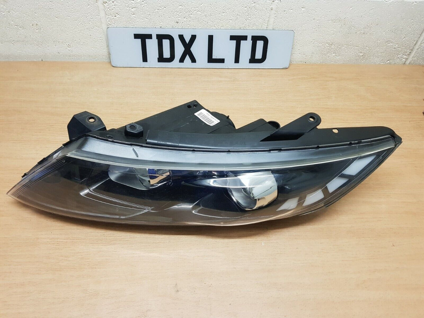 Kia Optima Passenger Side Headlight 2011 2012 2013 2014 2015 P/N: 92101-2T451