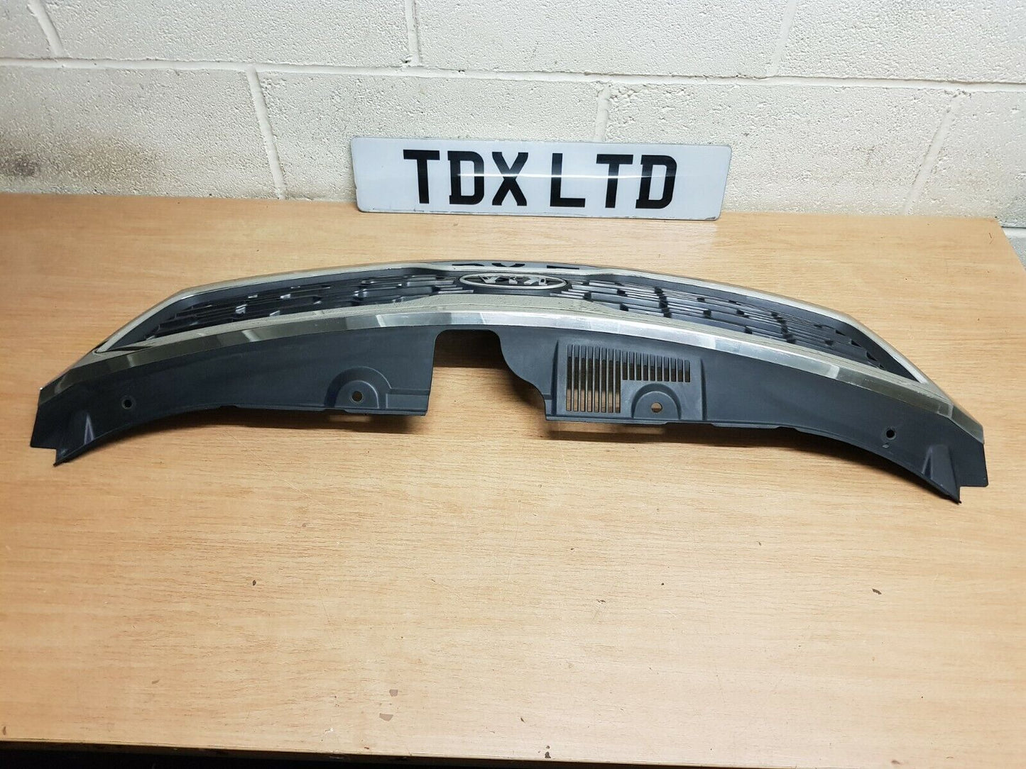 Genuine Kia Ceed MK1 Bumper Main Radiator Grille + Badge Emblem 2009 - 2012