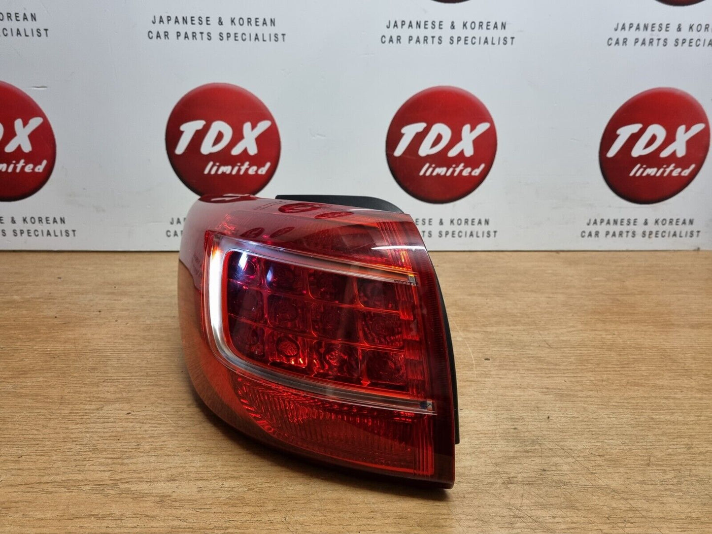 KIA SPORTAGE SL 2010-2013 PRE-FACELIFT PASSENGERS SIDE REAR OUTER LIGHT LAMP