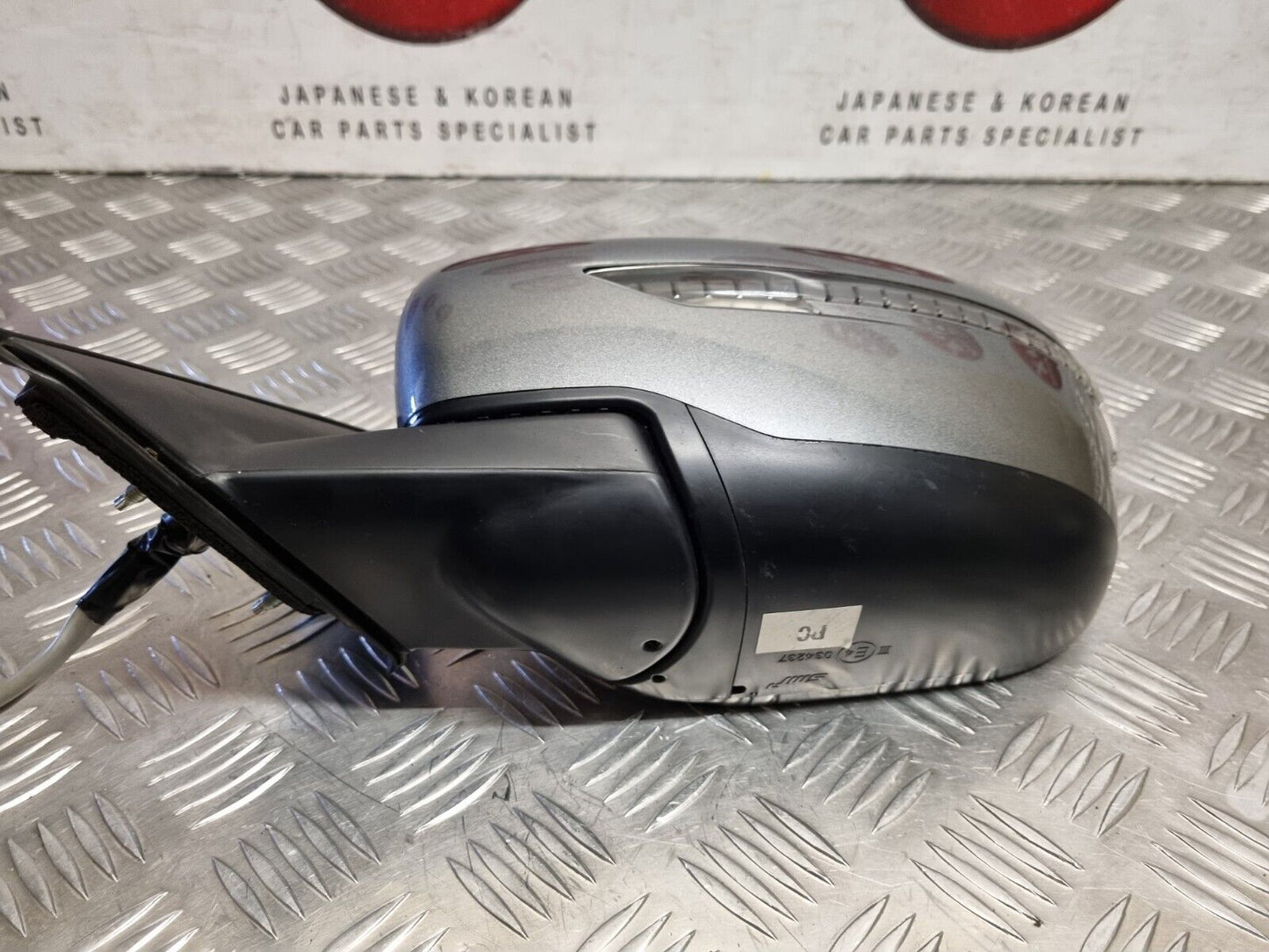 NISSAN X-TRAIL T32 2014-2017 GENUINE PASSENGERS SIDE POWER FOLD WING MIRROR KAD