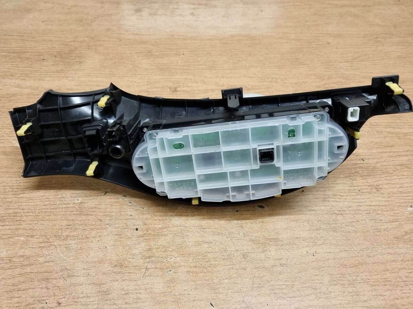 Toyota Yaris MK3 Genuine Heater Air Con Climate Controls 2012-2017 55900-0D320