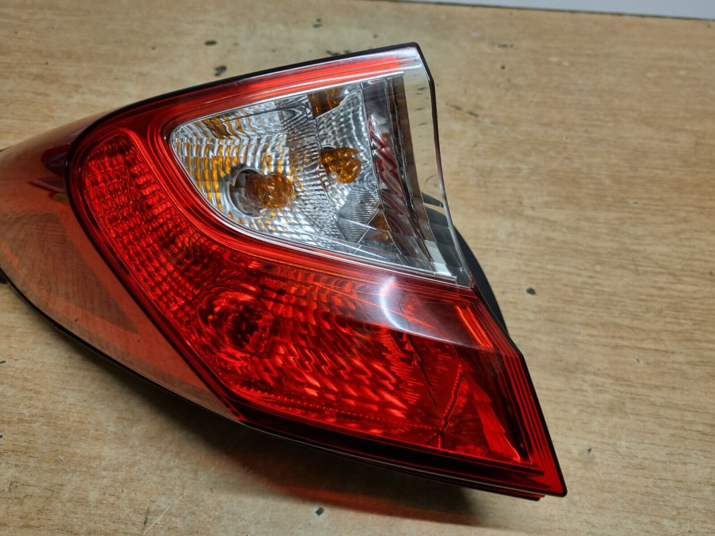 TOYOTA C-HR 2016-2019 PRE-FACELIFT GENUINE PASSENGERS REAR OUTER BRAKE LIGHT