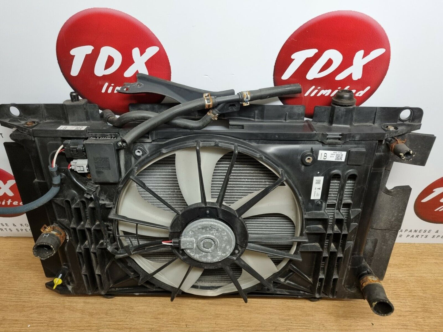 TOYOTA AURIS MK2 1.3 PETROL MANUAL GENUINE COMPLETE RADIATOR FAN PACK 2013-2018