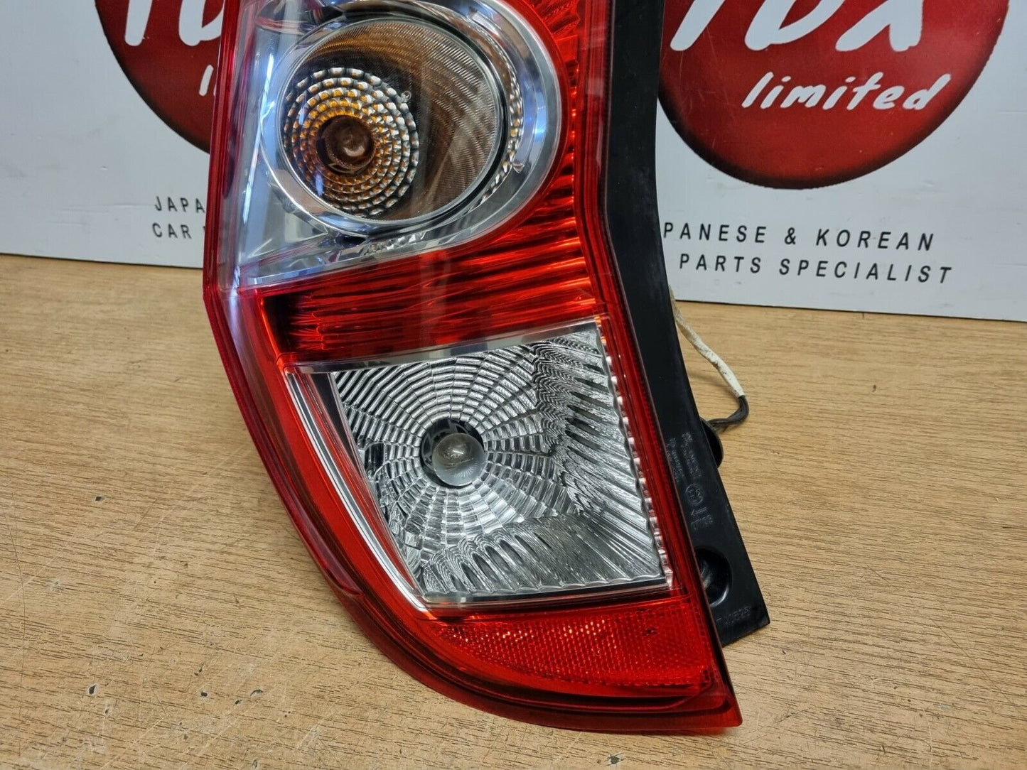 SUZUKI SPLASH GENUINE PASSENGERS SIDE REAR OUTER BODY TAIL LIGHT 2008-2014