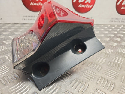 TOYOTA AURIS E18 FACELIFT 2015-2018 GENUINE PASSENGERS REAR OUTER BRAKE LIGHT