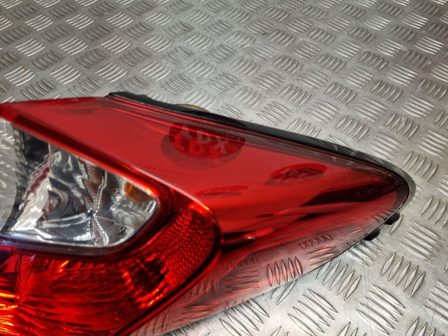 TOYOTA C-HR 2016-2019 PRE-FACELIFT GENUINE DRIVERS REAR OUTER BRAKE LIGHT LAMP