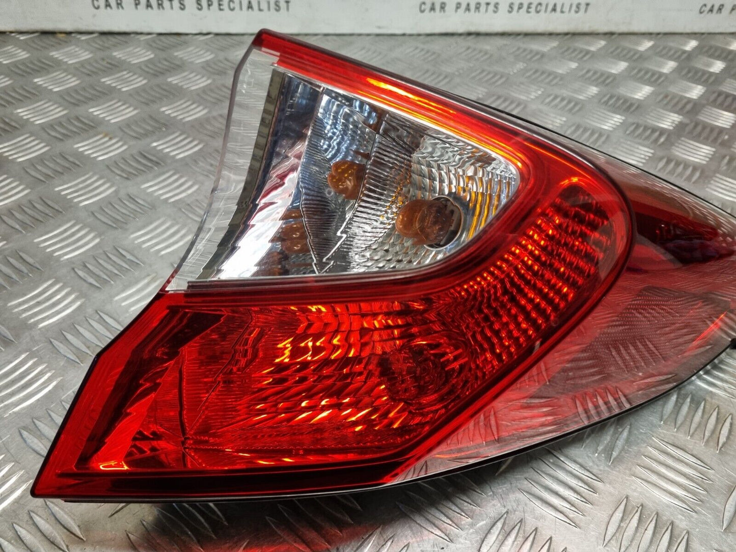 TOYOTA C-HR 2016-2019 PRE-FACELIFT GENUINE DRIVERS REAR OUTER BRAKE LIGHT LAMP