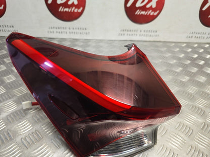 TOYOTA AURIS E18 FACELIFT 2015-2018 GENUINE PASSENGERS REAR OUTER BRAKE LIGHT
