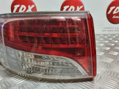 TOYOTA AVENSIS SALOON 2009-2012 T27 PREFACELIFT PASSENGERS SIDE REAR OUTER LIGHT