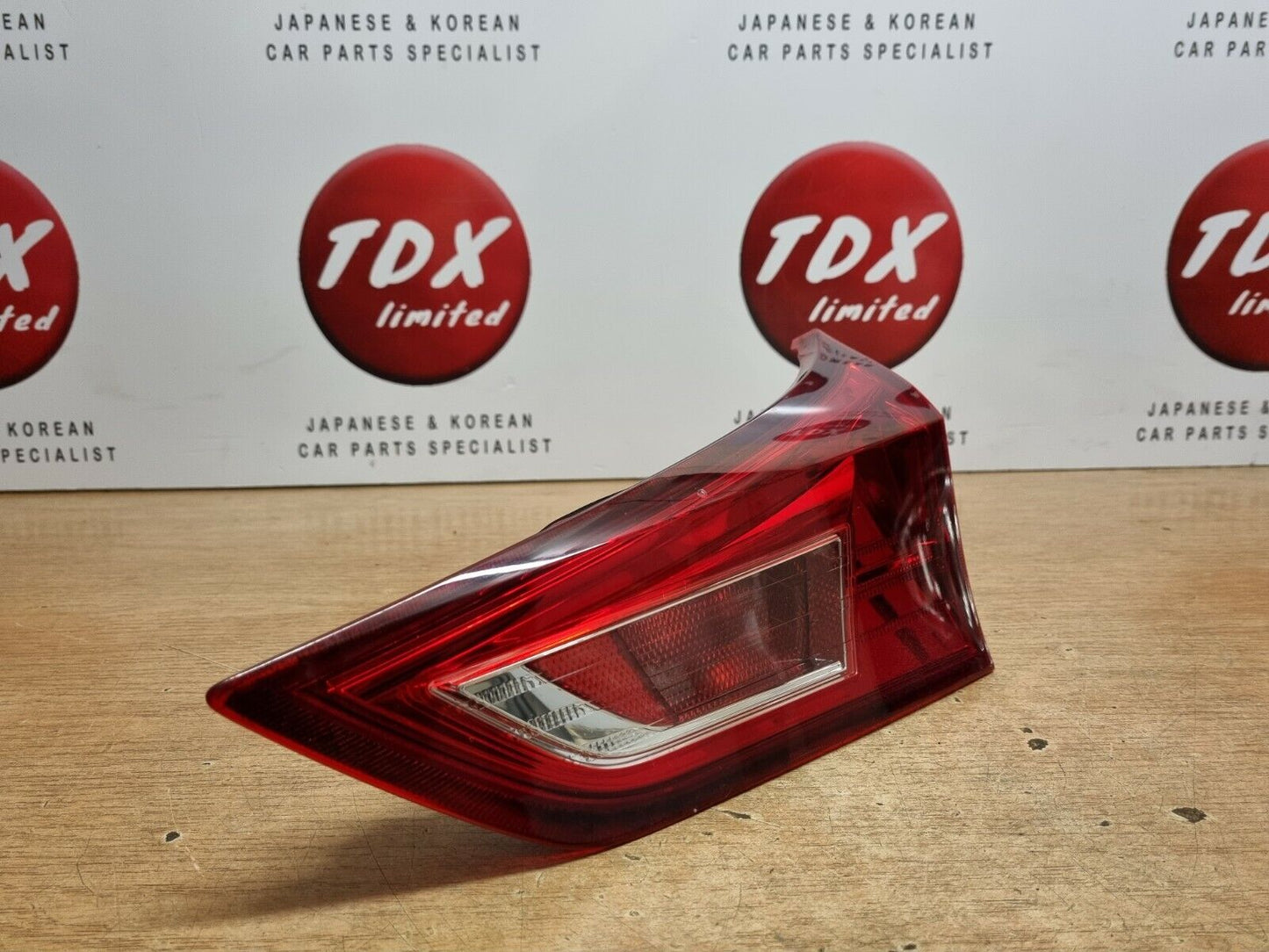 TOYOTA AURIS ESTATE PRE-FACELIFT DRIVERS SIDE REAR TAILGATE LIGHT 2013-2015