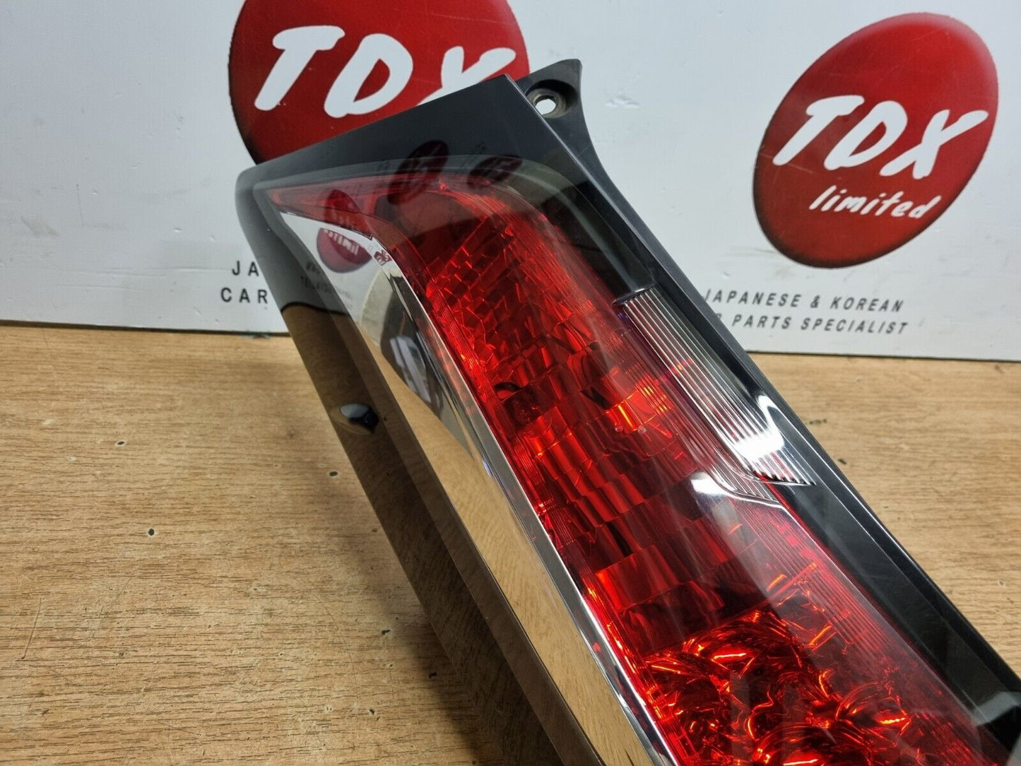 TOYOTA AYGO MK2 2014-2017 PRE-FACELIFT PASSENGERS SIDE REAR OUTER BRAKE LIGHT