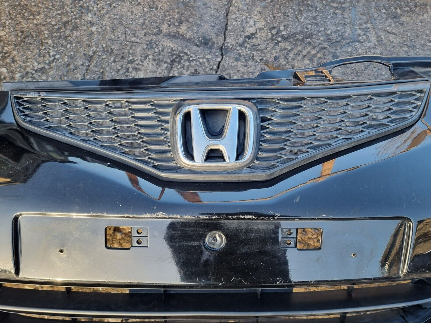 HONDA JAZZ MK3 2009-2011 PRE-FACELIFT GENUINE FRONT BUMPER IN BLACK