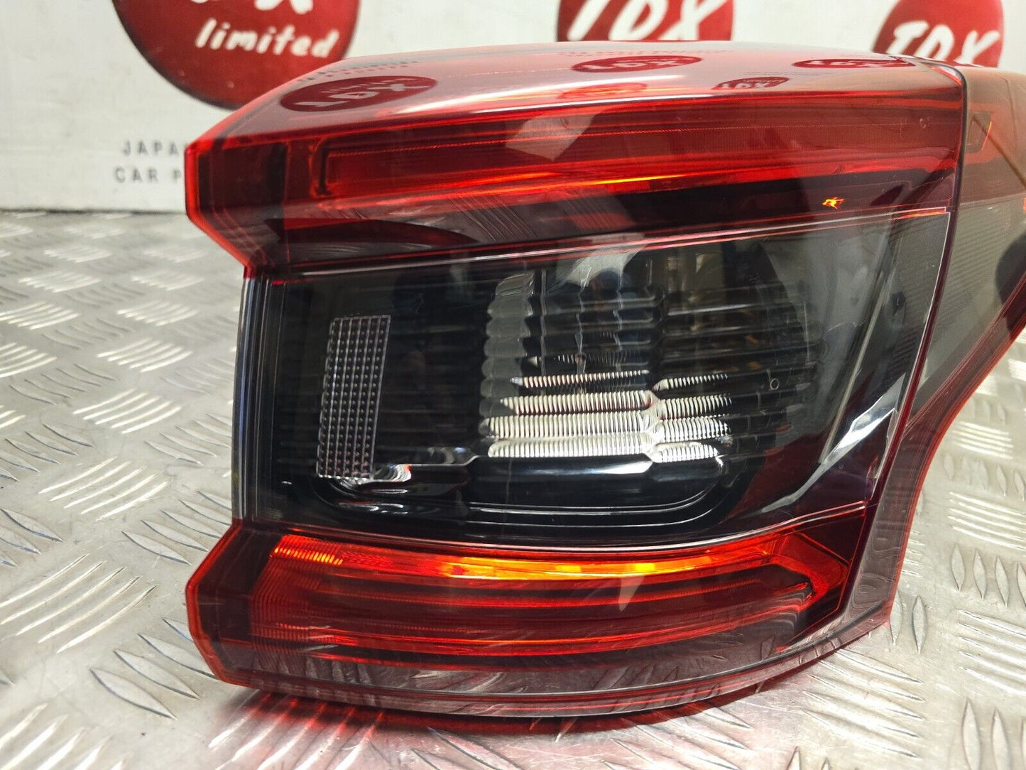 NISSAN QASHQAI J11 2017-2020 MK2 FACELIFT GENUINE DRIVERS REAR BODY BRAKE LIGHT