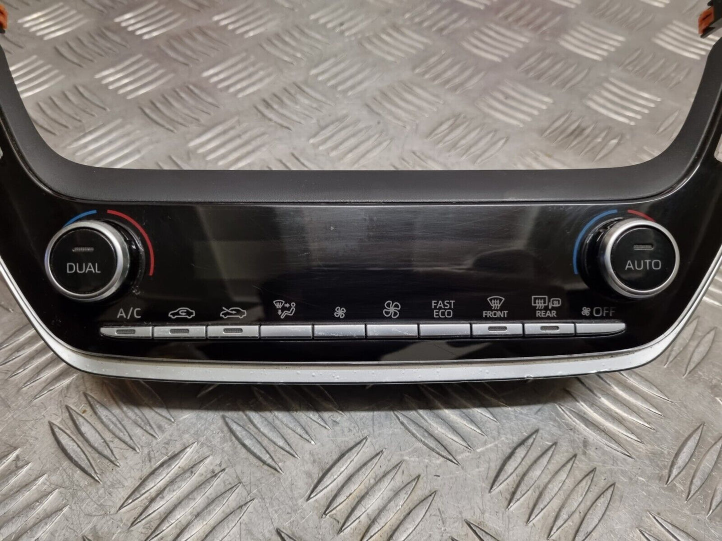 TOYOTA COROLLA MK12 2019-2023 GENUINE AC HEATER CLIMATE CONTROL PANEL 5590002E20