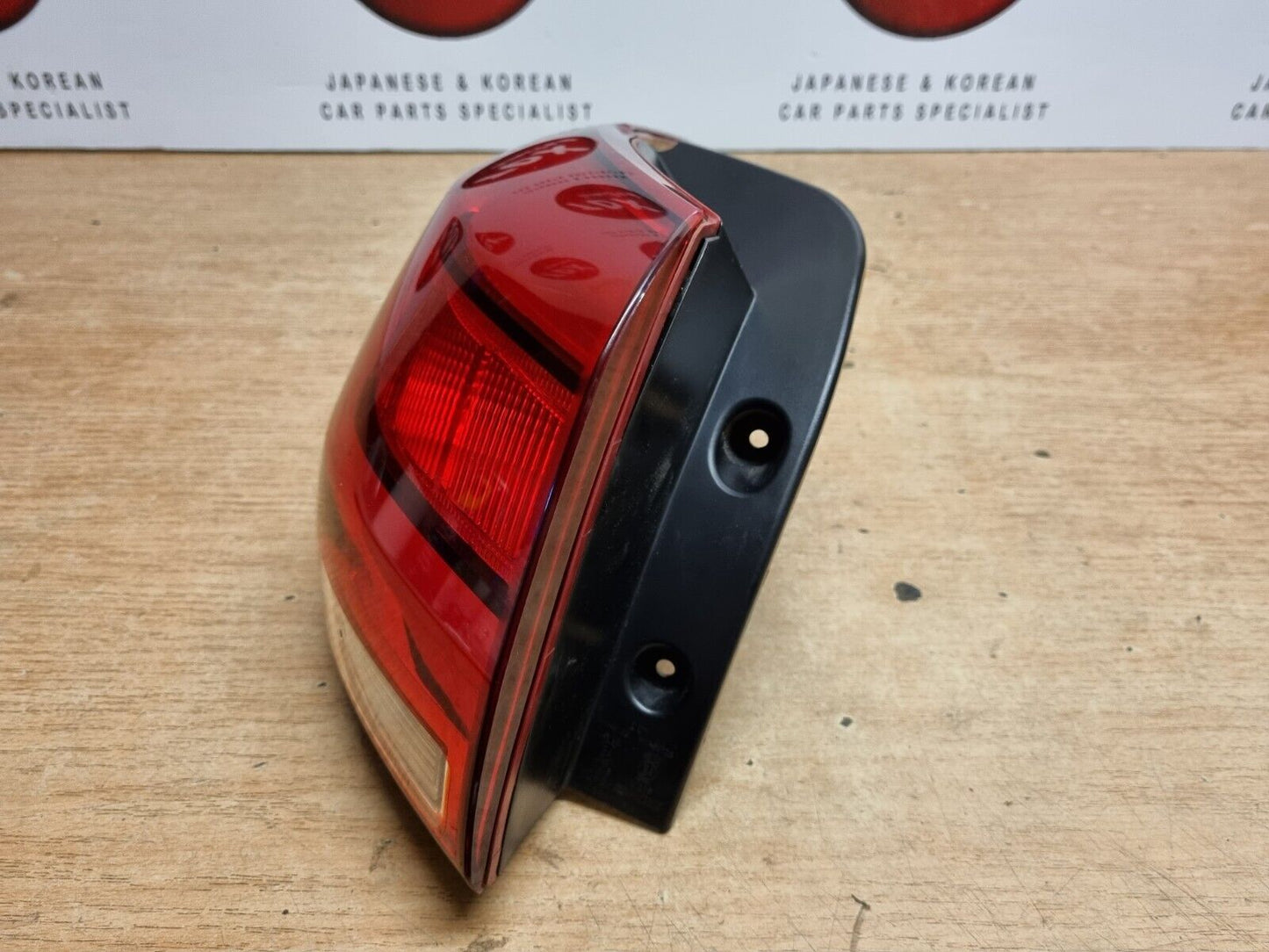 KIA SPORTAGE SL 2013-2015 MK3 FACELIFT GENUINE PASSENGERS SIDE REAR OUTER LIGHT