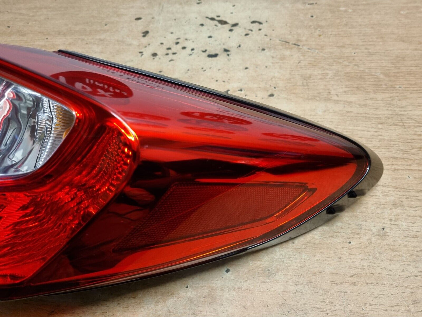 TOYOTA C-HR 2016-2019 PRE-FACELIFT GENUINE DRIVERS SIDE REAR OUTER BRAKE LIGHT