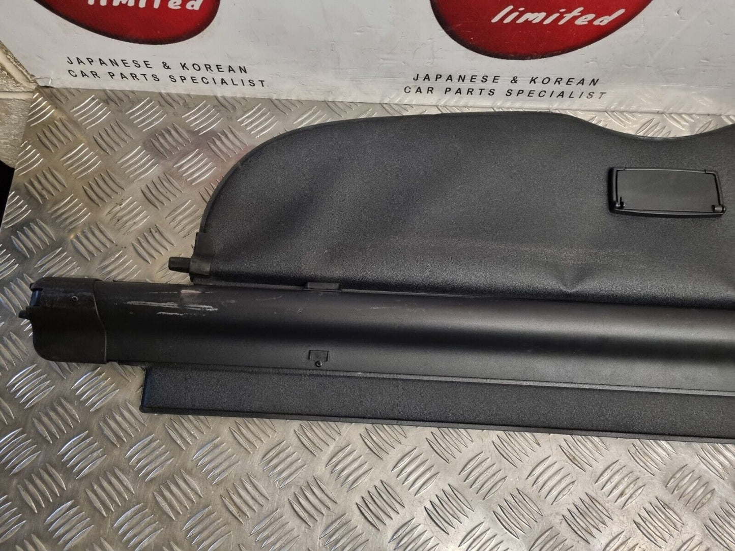 TOYOTA AVENSIS ESTATE T27 2009-2015 GENUINE RETRACTABLE PARCEL SHELF LOAD COVER