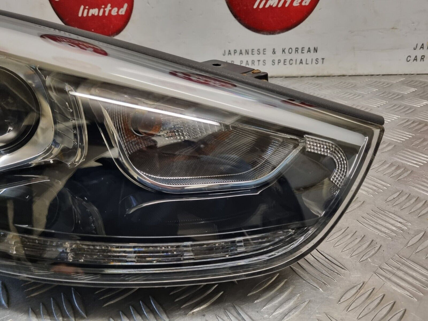 HYUNDAI IX35 2013-2015 GENUINE DRIVERS SIDE FRONT XENON LED HEADLIGHT 92102-2Y