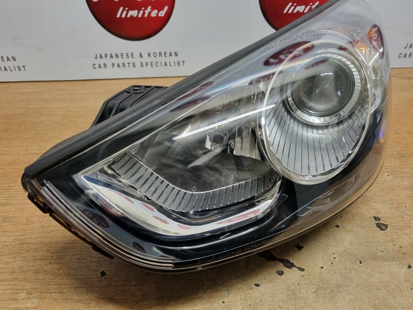 HYUNDAI IX35 2010-2013 PRE-FACELIFT GENUINE PASSENGERS SIDE HALOGEN HEADLIGHT