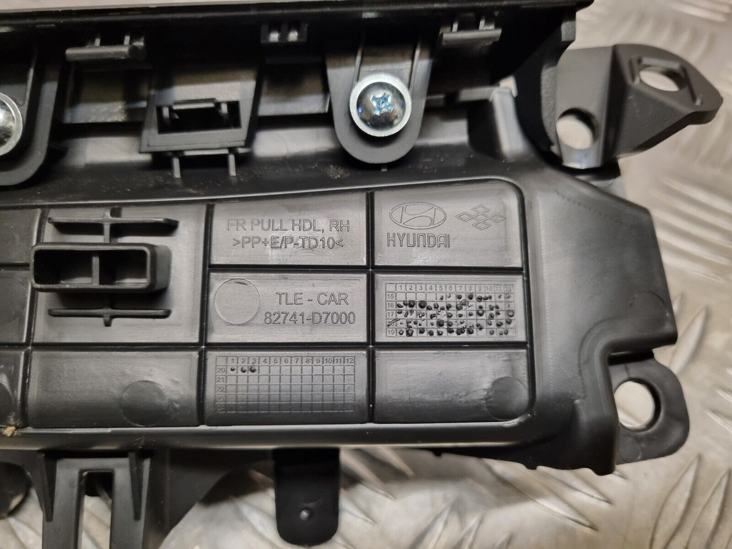 HYUNDAI TUCSON 2015-2018 GENUINE DRIVERS FRONT WINDOW SWITCH PANEL 93570D3600