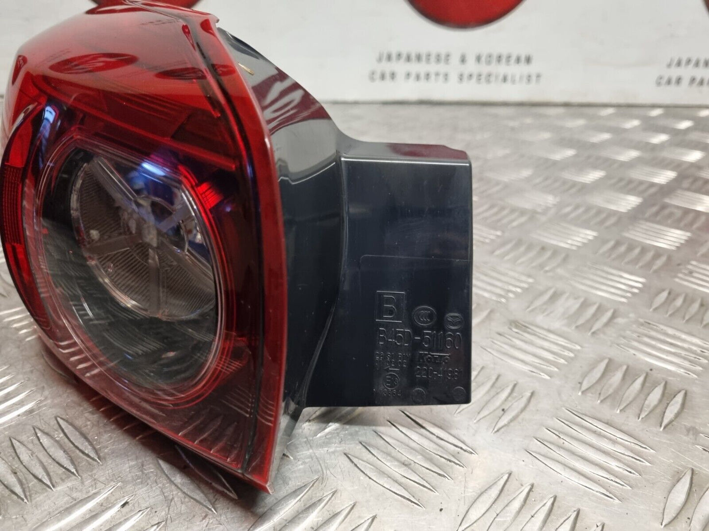 MAZDA 3 MK3 2014-2019 HATCHBACK GENUINE PASSENGER SIDE REAR LED LIGHT B45D-51160