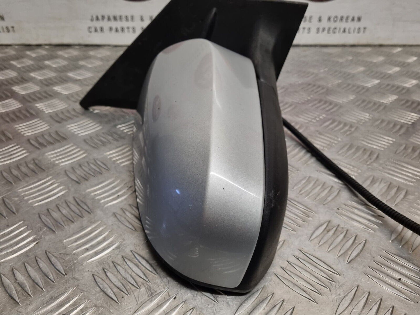 TOYOTA AYGO MK2 2014-2022 GENUINE DRIVERS SIDE MANUAL FOLD WING MIRROR SILVER