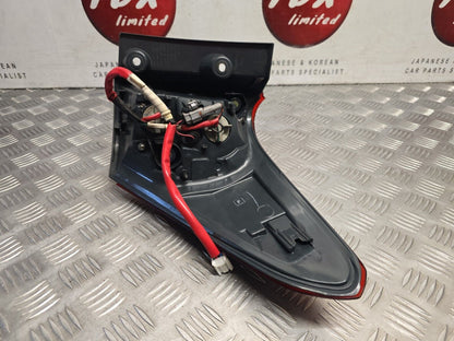 TOYOTA AURIS E18 FACELIFT 2015-2018 GENUINE PASSENGERS REAR OUTER BRAKE LIGHT