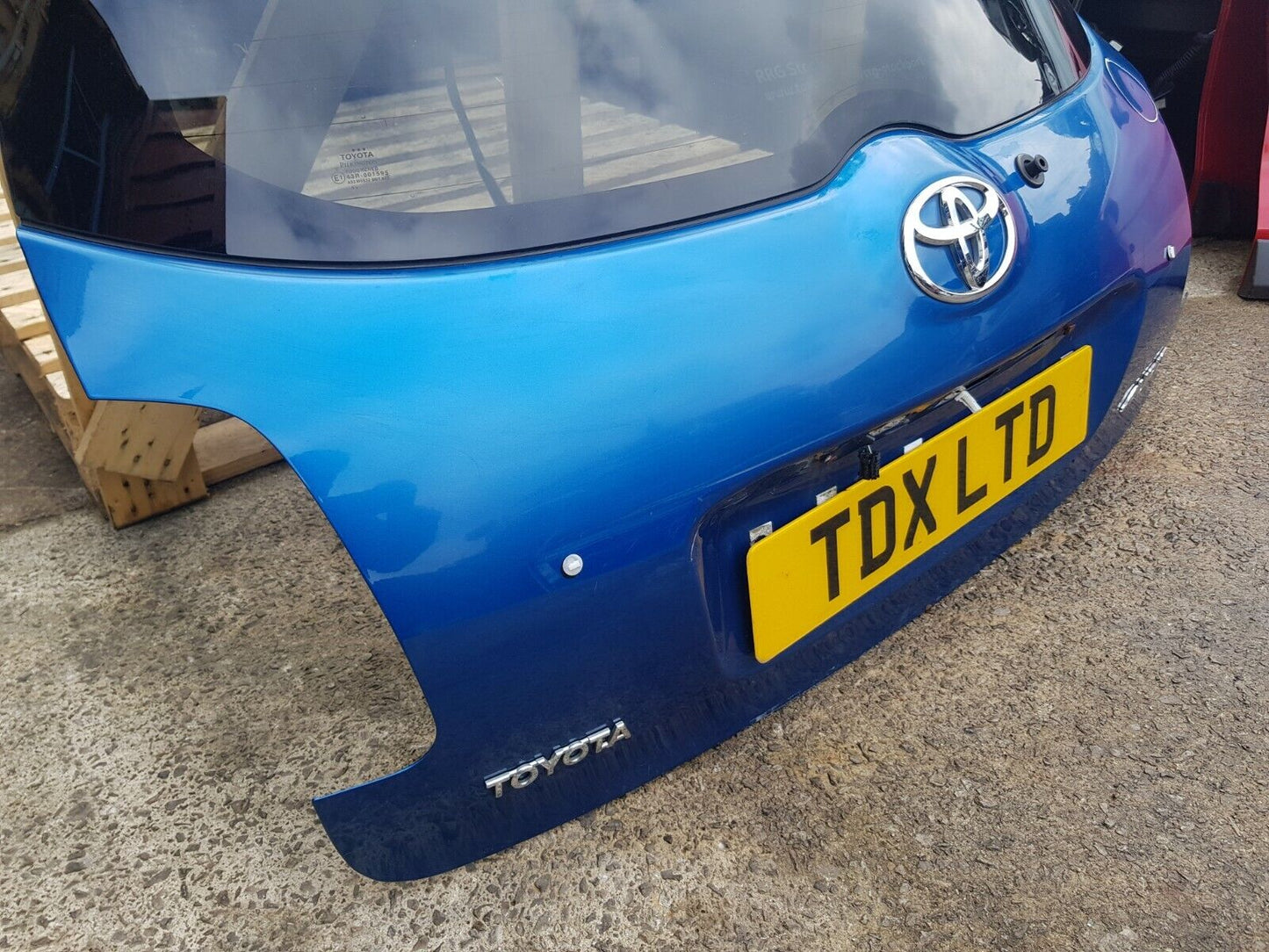 Toyota Auris Mk1 5 Door Hatch Pre-Facelift Tailgate Shell + Windscreen 2006-2009