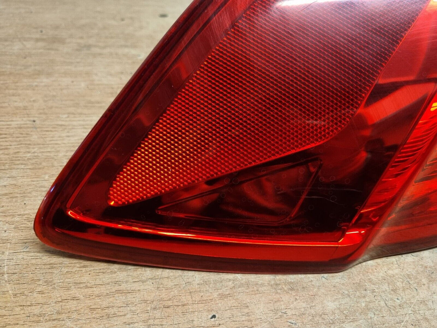 KIA CEED MK2 JD 2012-2015 PRE-FACELIFT GENUINE PASSENGERS REAR OUTER BRAKE LIGHT