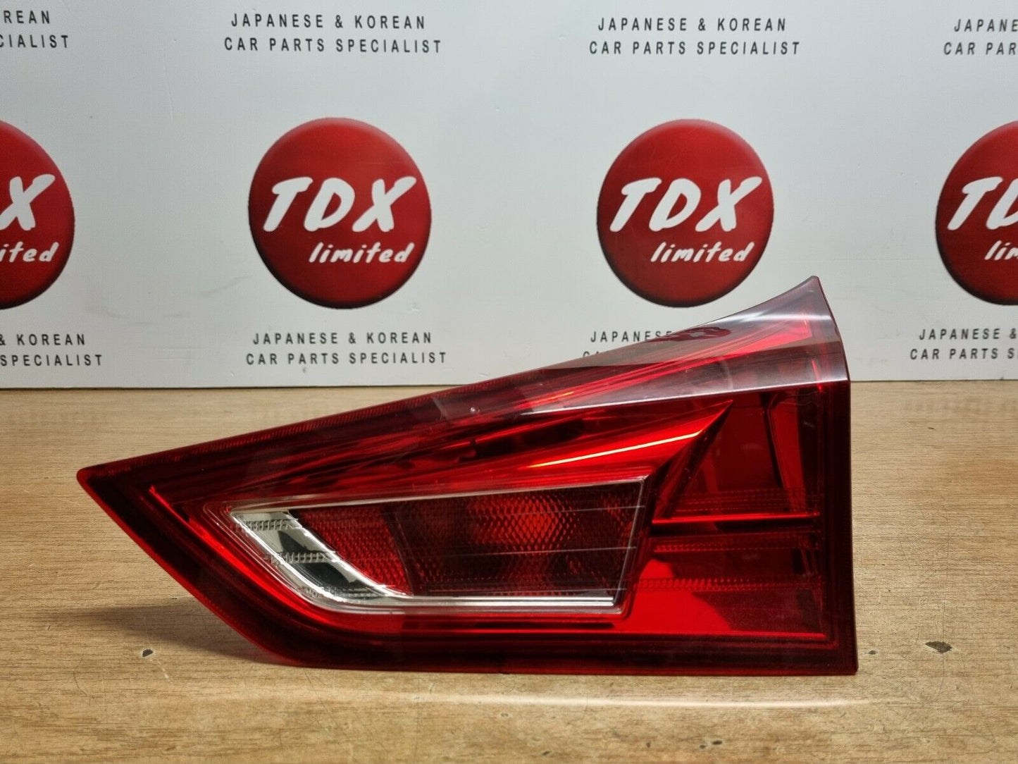 TOYOTA AURIS ESTATE PRE-FACELIFT DRIVERS SIDE REAR TAILGATE LIGHT 2013-2015