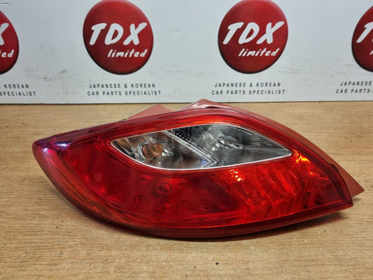 MAZDA 2 DE 2007-2015 MK2 GENUINE PASSENGERS SIDE REAR OUTER BODY LIGHT D65151160