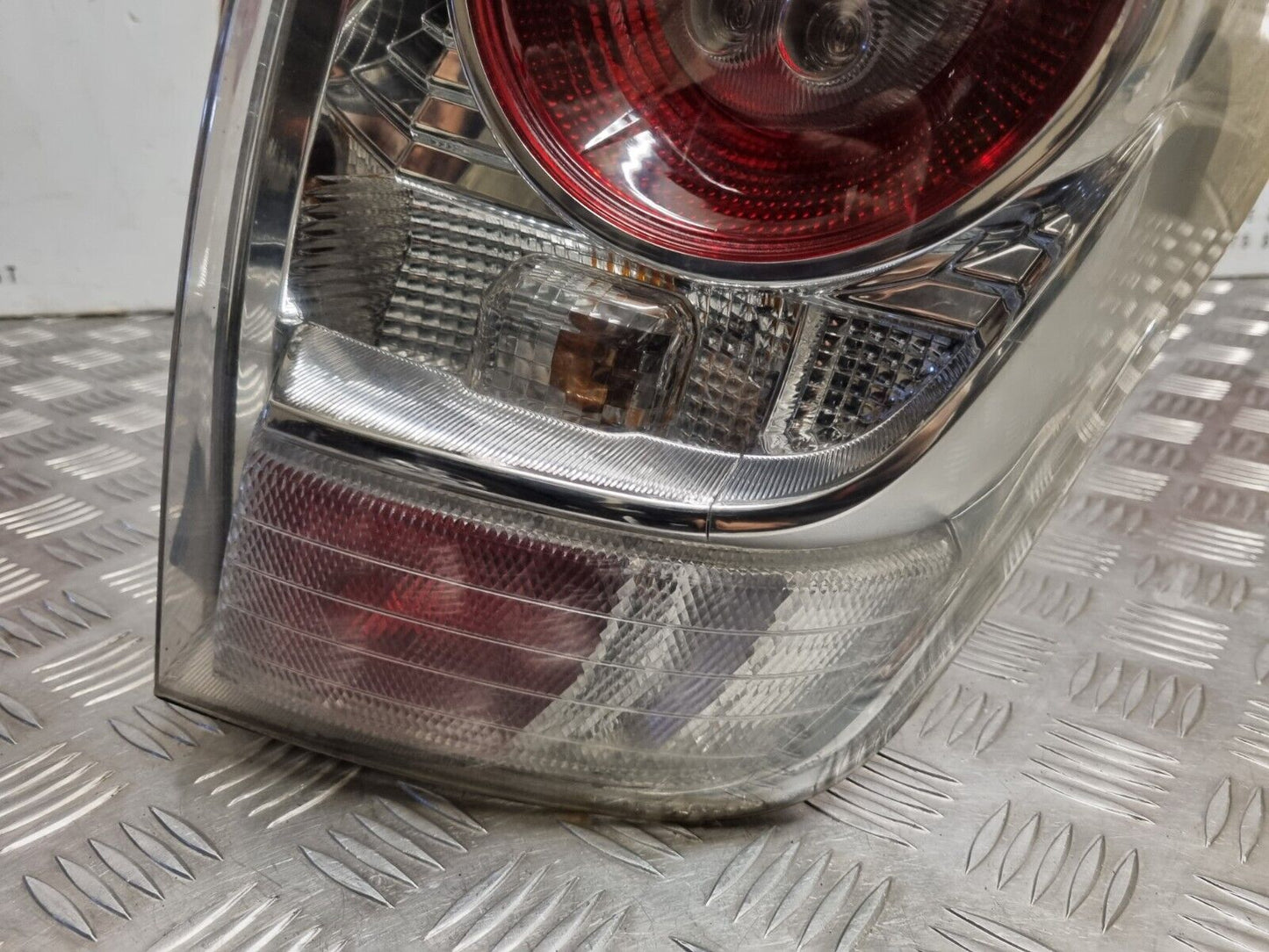 TOYOTA VERSO MK2 2013-2018 GENUINE DRIVERS SIDE REAR OUTER LED BRAKE LIGHT LAMP