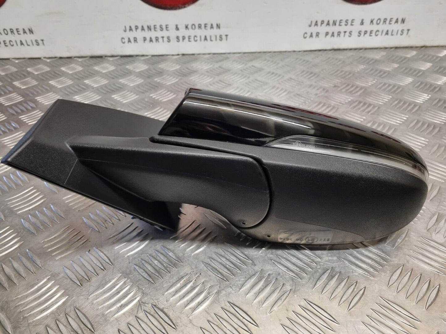 HYUNDAI I20N (BC3) 2020-2023 GENUINE PASSENGER SIDE POWER FOLD WING MIRROR BLACK