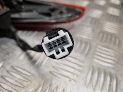 HYUNDAI KONA 2017-2020 PRE-FACELIFT GENUINE PASSENGER REAR OUTER LED BRAKE LIGHT