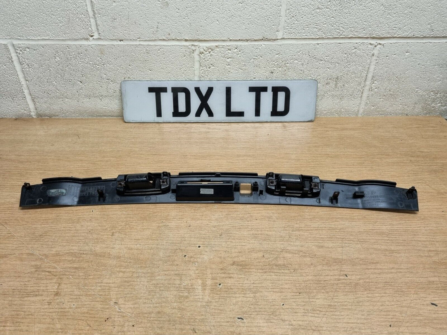 Hyundai I40 Estate CW Tailgate Number Plate Handle Strip 2011-2015 87312 3Z100