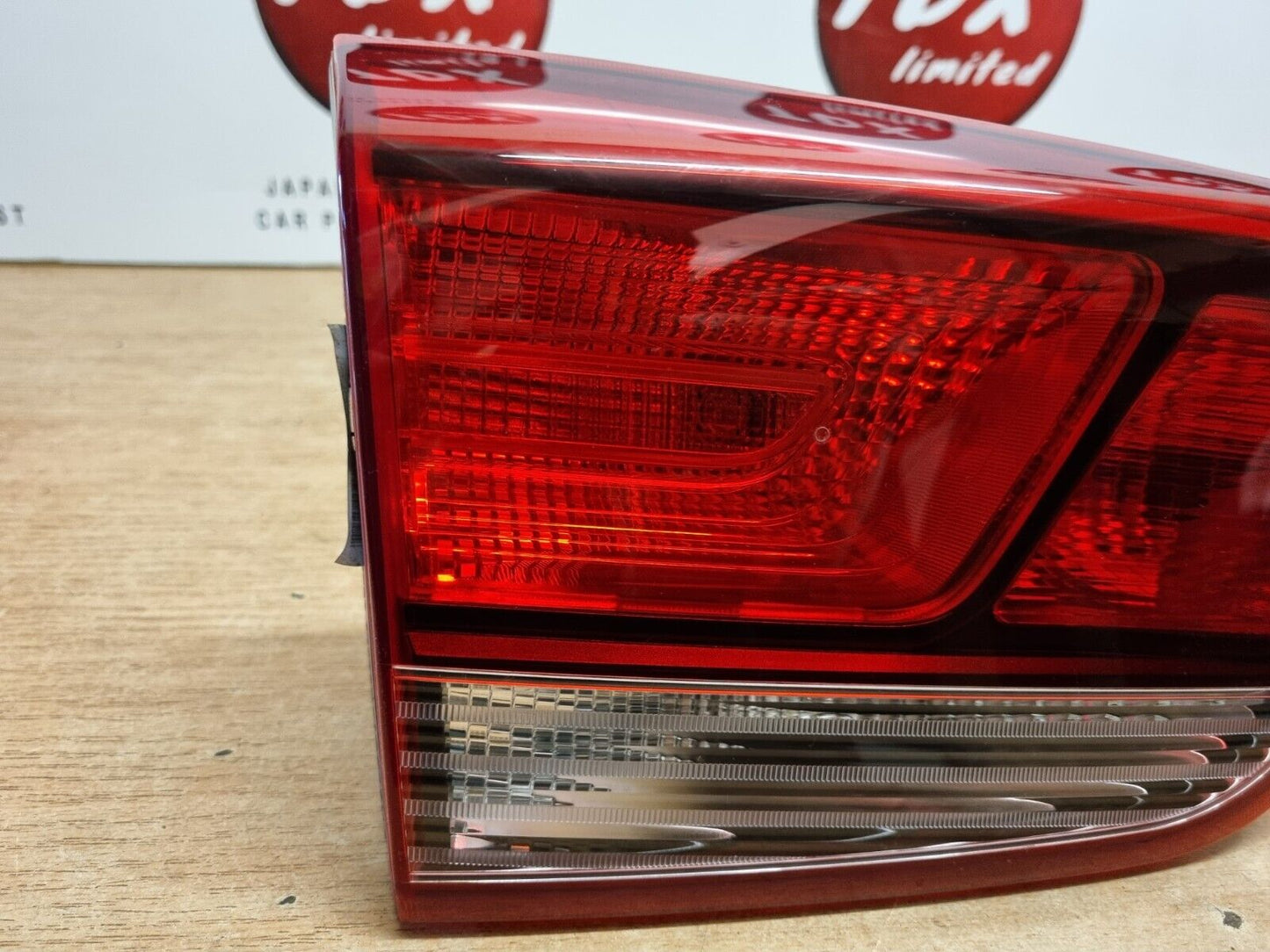 KIA RIO 2017-2020 MK4 PRE-FACELIFT GENUINE PASSENGERS SIDE INNER TAILGATE LIGHT