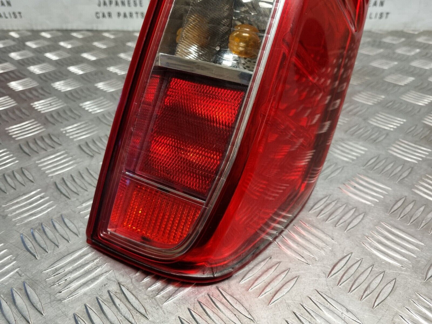 NISSAN NAVARA D40 MK2 2005-2015 GENUINE DRIVERS SIDE REAR OUTER BRAKE LIGHT LAMP