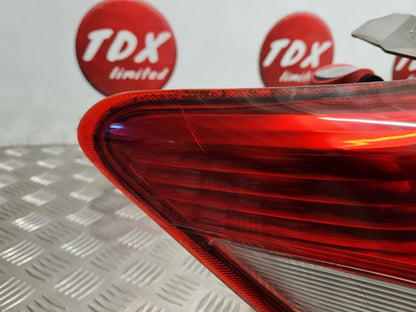 TOYOTA YARIS 2012-2015 PRE-FACELIFT GENUINE PASSENGERS REAR OUTER BRAKE LIGHT
