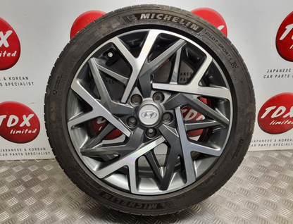 HYUNDAI KONA OS 18" INCH 2017-2022 GENUINE 5MM ALLOY WHEEL 225/45/18 52910-CM300