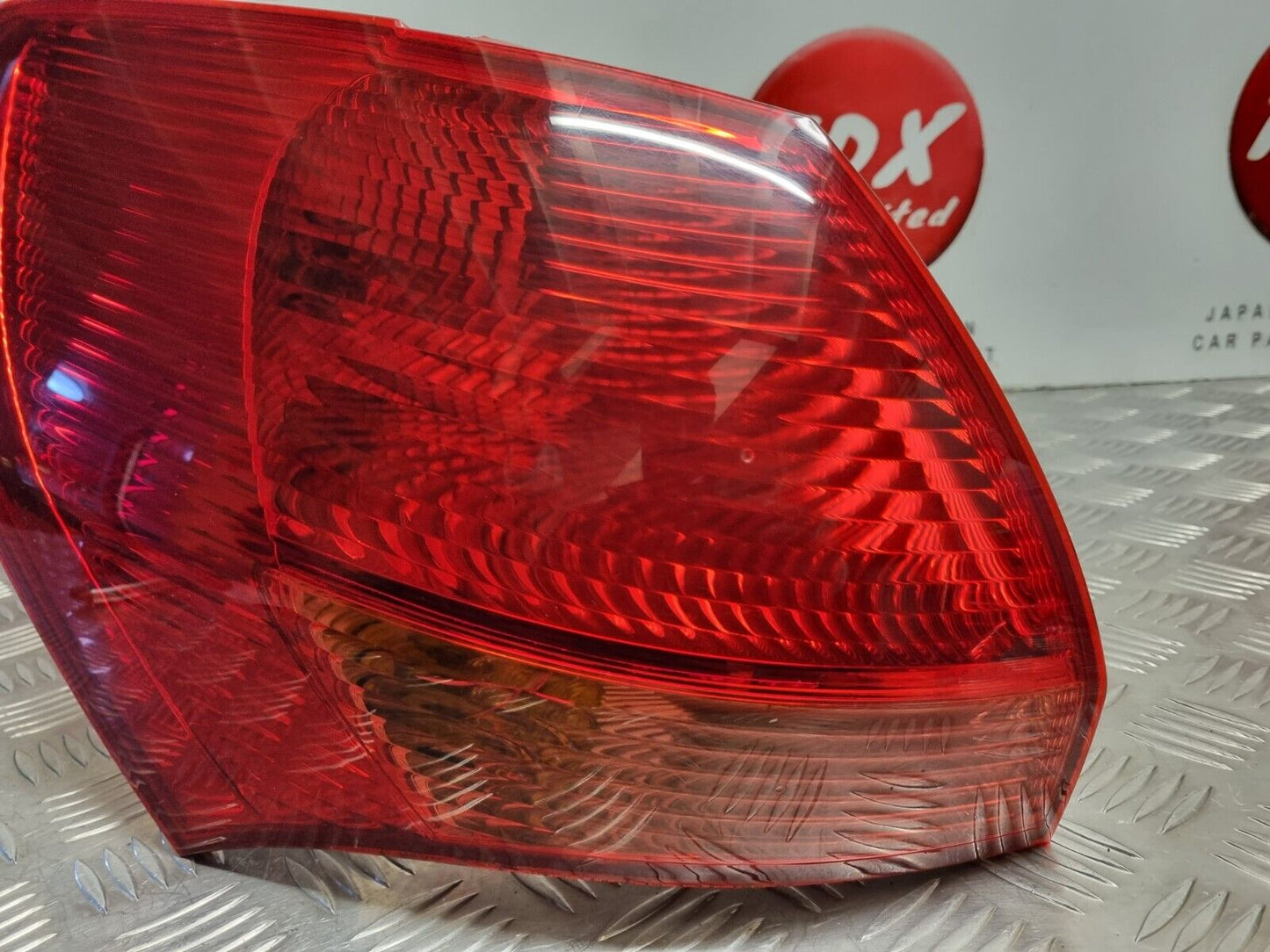 KIA VENGA YN 2010-2019 GENUINE PASSENGERS SIDE REAR BODY BRAKE LIGHT 92401-1P000