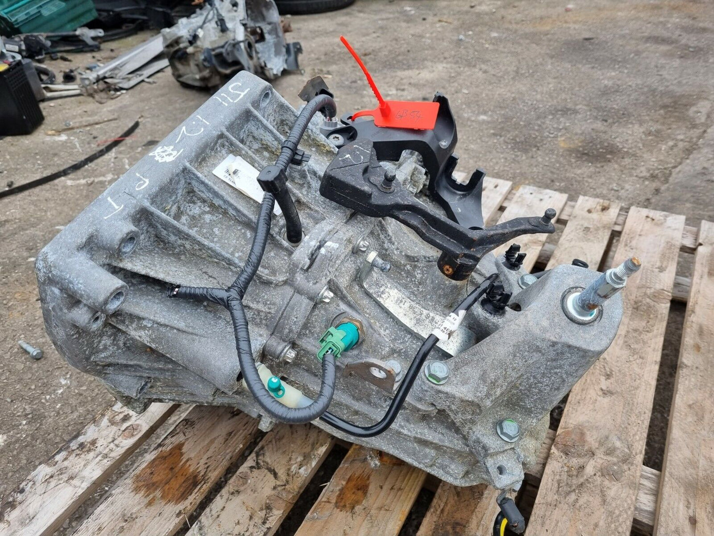 Nissan Qashqai J11 1.2 6 Speed Manual Gearbox 2014-2018 320103418R 320104EA9C