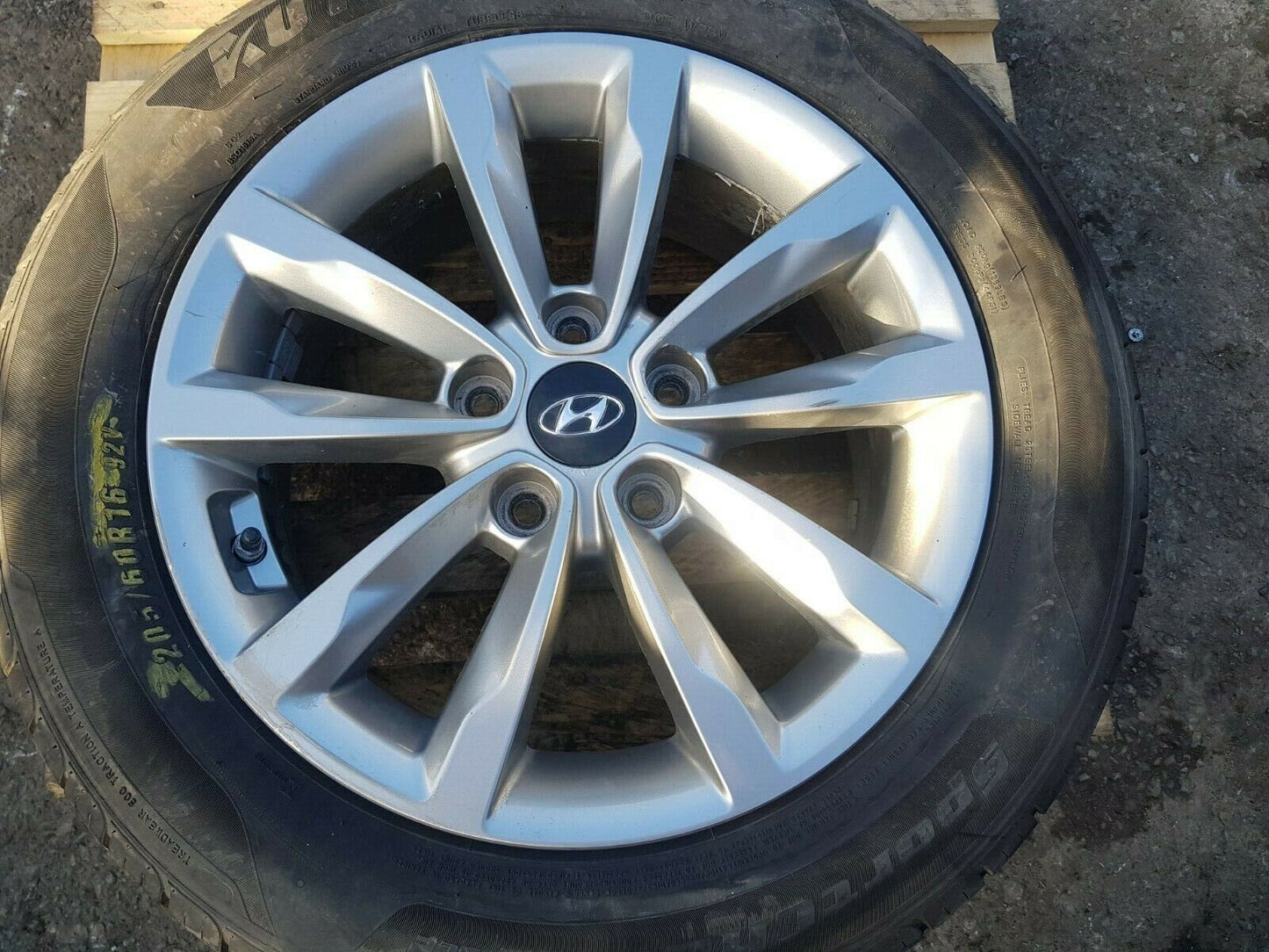 Hyundai I40 16" Genuine Alloy Wheel 205/60/16 2015 - 2018