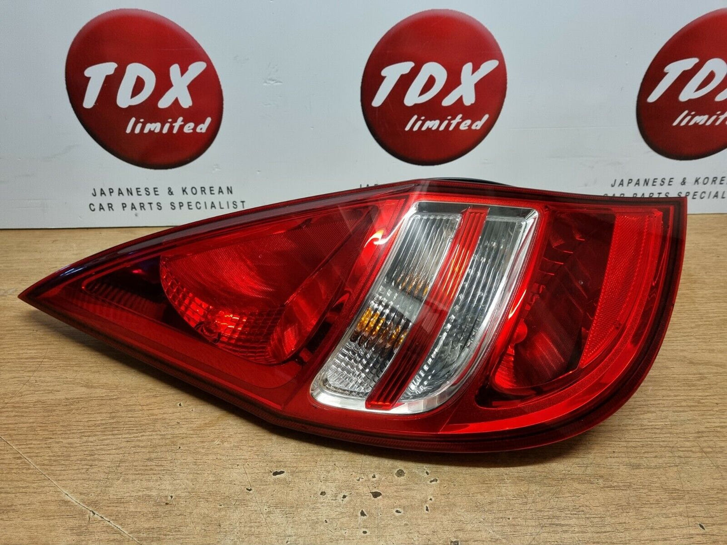 HYUNDAI I30 MK1 HATCHBACK PASSENGERS SIDE REAR OUTER TAIL LIGHT LAMP 2007-2011