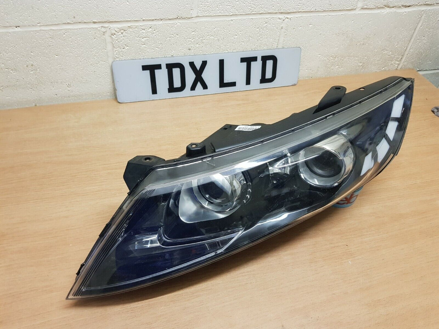 Kia Optima Passenger Side Headlight 2011 2012 2013 2014 2015 P/N: 92101-2T451